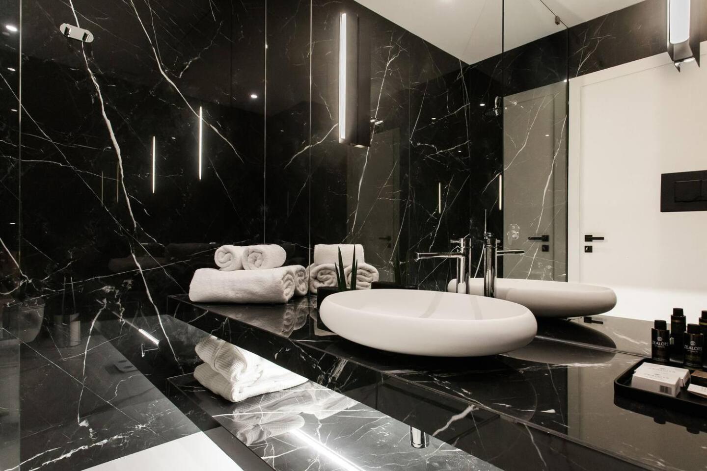 2 Sidebyside Suites In Athens Riviera By The Olon מראה חיצוני תמונה