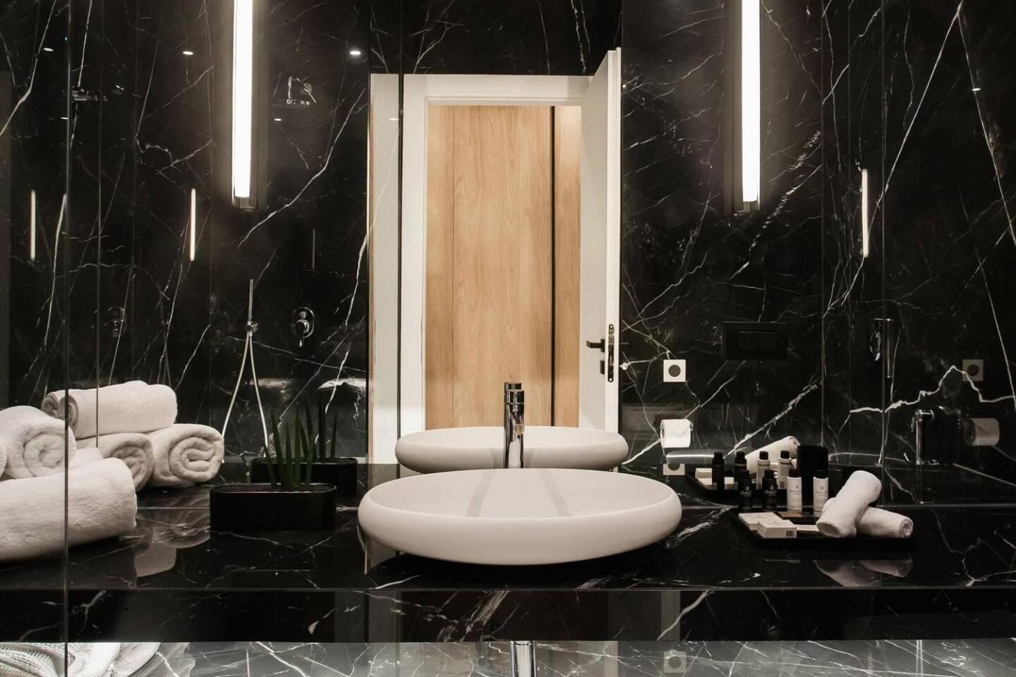 2 Sidebyside Suites In Athens Riviera By The Olon מראה חיצוני תמונה